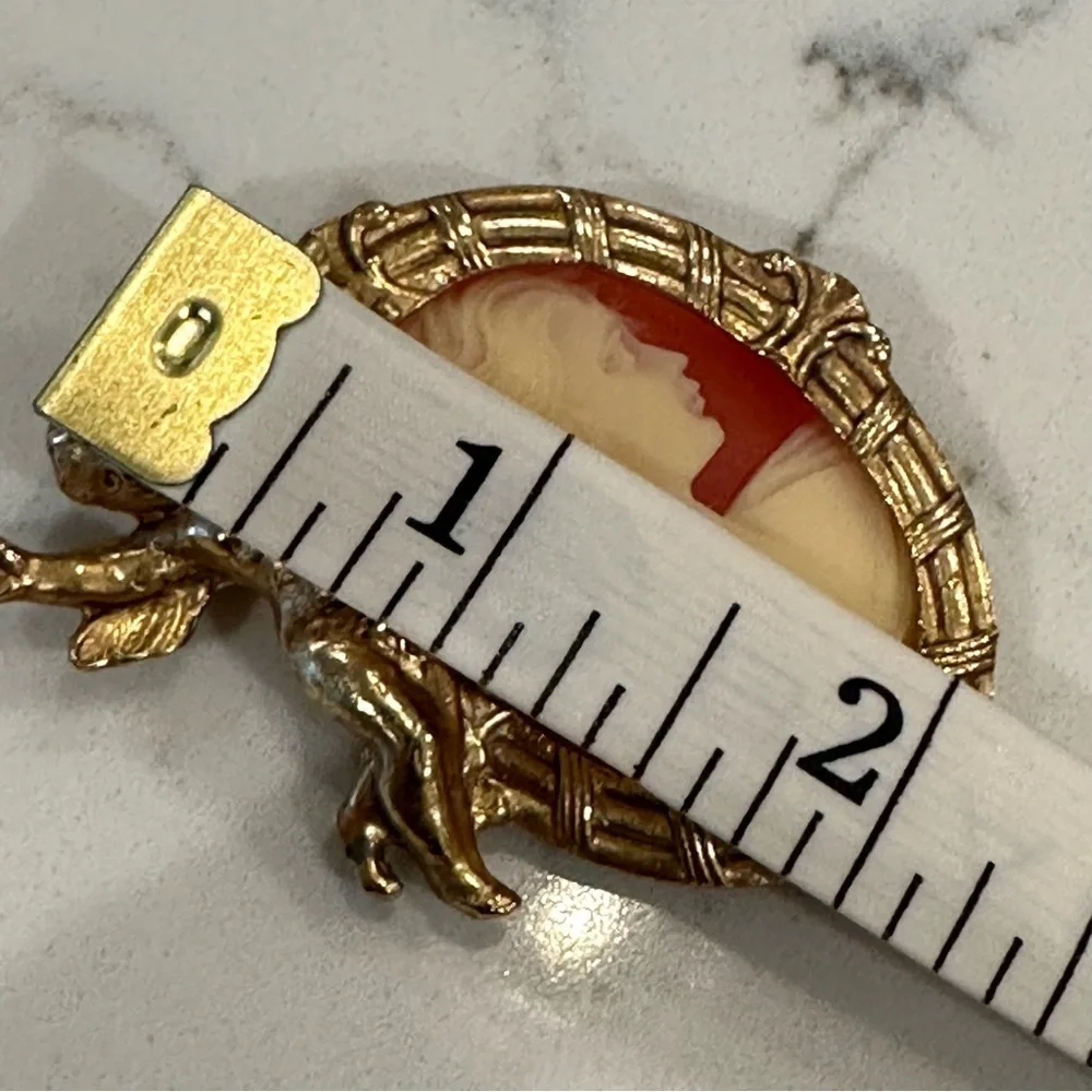 Vintage Estate Signed Raffine Victorian Carved Cameo Brooch Pin Gold With Angel